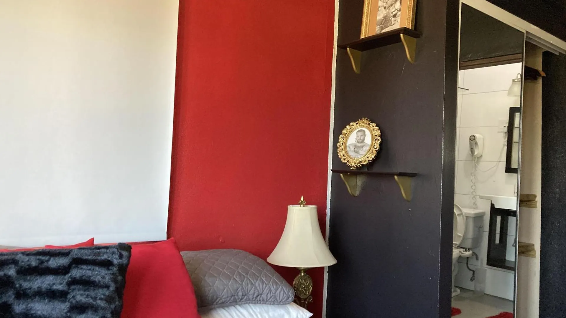 Hotel Lgbt Private Room In San Juan Guest House With Pool And Jacuzzi